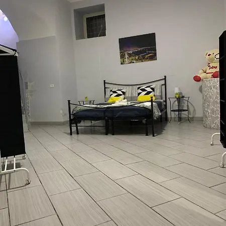 Gray House Неаполь